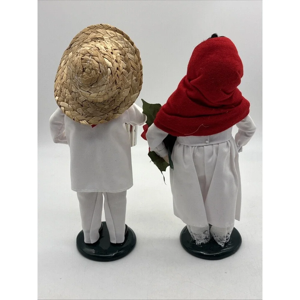 Retired Byers Choice Carolers Children of the World Mexico Boy & Girl 1997